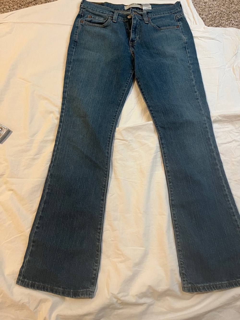Levi's Women's Dark Blue Flare Bootcut jeans
Women’s size 4M
